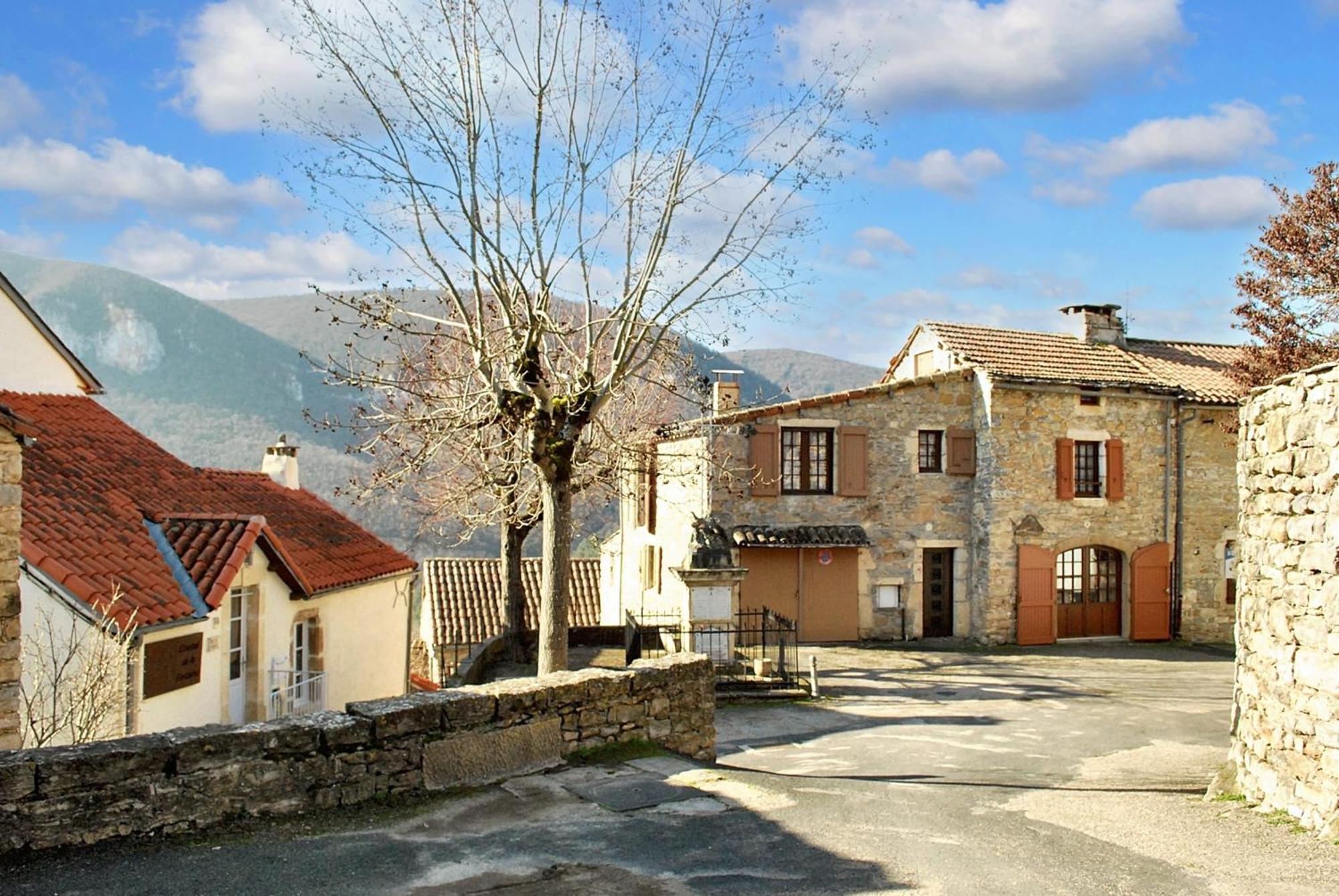 Maison Charmante Avec Vue Sur La Montagne, 莫斯特约勒斯 外观 照片